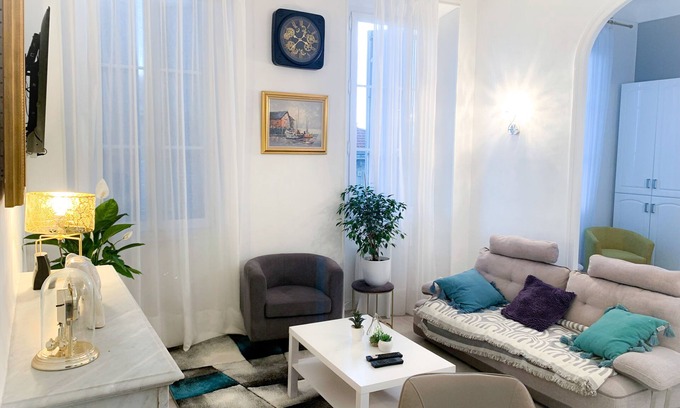 Grasse Apartment | Perles D'azur: À Proximité du Centre Historique de Grasse