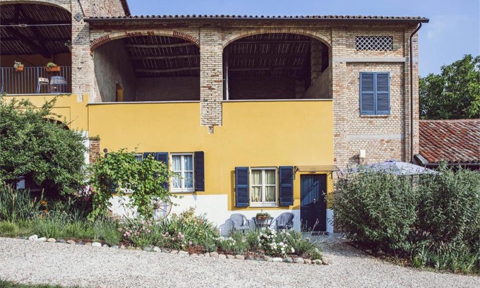 Cardona Apartment | Pet and Breakfast Pet Friendly Country House
