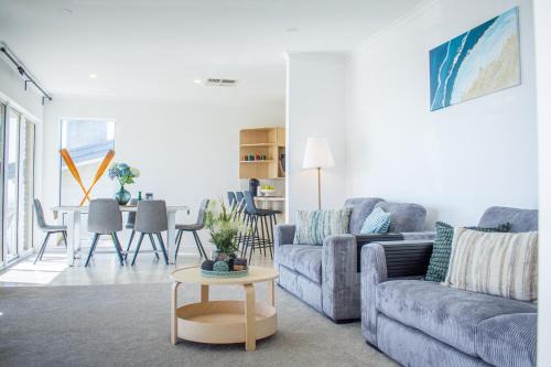 Encounter Bay House | Pet & Family Friendly 3BR Coastal Escape Near Boat Ramp - Diyamba!
