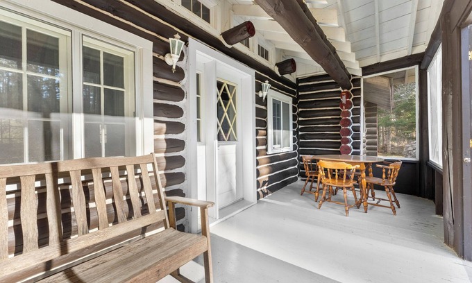 Speculator Cabin | Pet/family friendly cabin w/lake access < 2 miles from Camp of the Woods