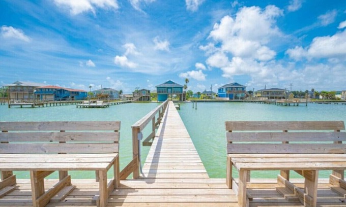 Rockport House | Pet Friendly 4/3.5 home on Copano Bay with private pier!
