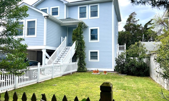 Ocracoke House | Pet Friendly 4 Bedroom Beach House that's close to everything