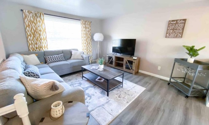 McAlpine Apartment | Pet-Friendly 4BR |Charlotte Home-BBQ-Fenced Yard
