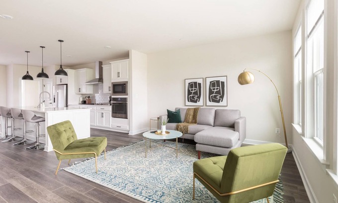 Herndon House | Pet-Friendly 5BR House in Oak Hill + Parking