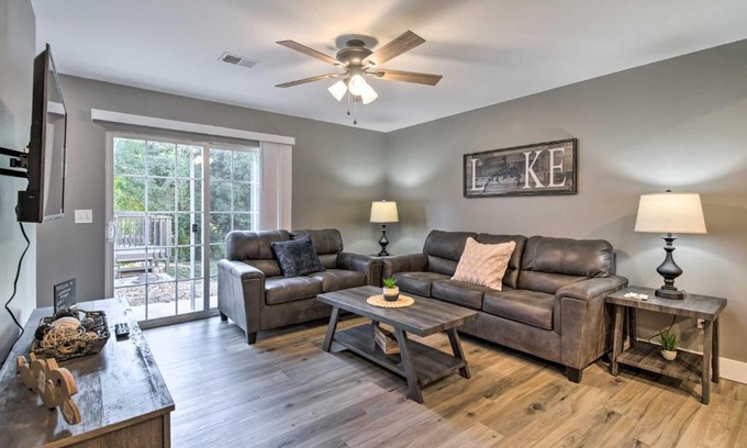 Kimberling City House | Pet-Friendly Abode, Walk to Table Rock Lake!
