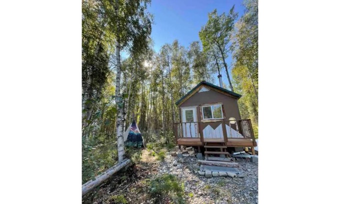Willow Cabin | Pet friendly Alaska’s King Fisher Cabin 30 minutes from Talkeetna