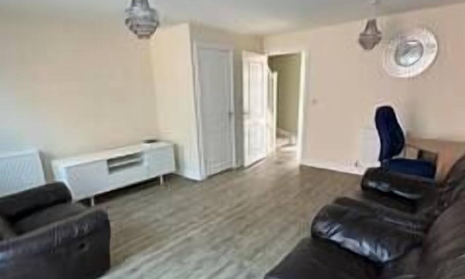 Patchway Apartment | ★Pet friendly ★Allocated Parking for two cars ★Great transport links, close to m