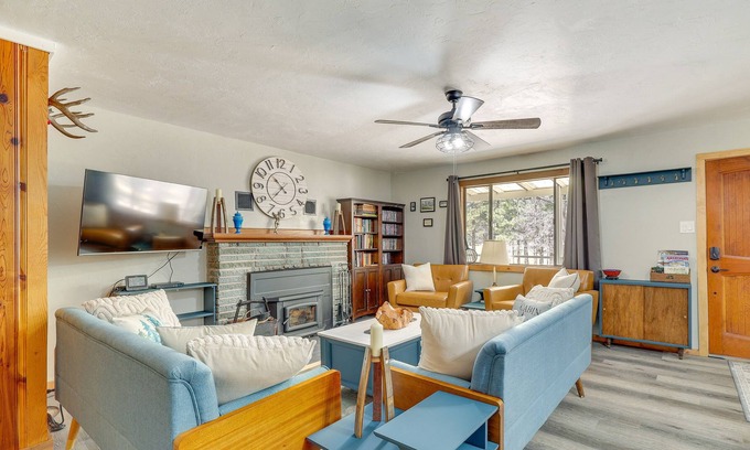Alpine Cabin | Pet-Friendly Alpine Cabin w/ Gas Grill & Fireplace