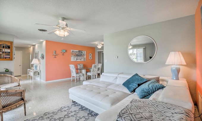 Silk Oaks House | Pet-Friendly Beach House w/Deck: Walk to Beach!