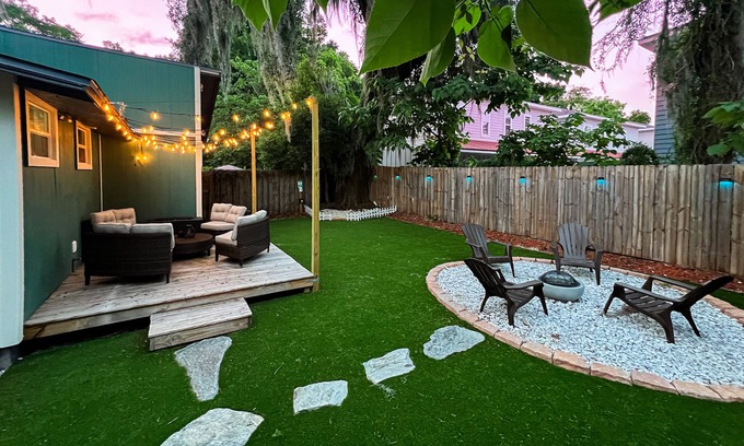 University Heights House | Pet-Friendly Bungalow - Close to UF & Downtown!