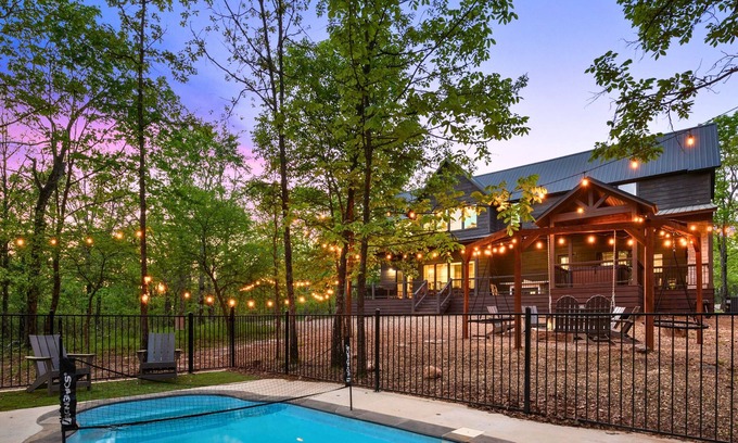 Hochatown Cabin | Pet-Friendly Cabin w/Heated Pool, Games, Hot Tub