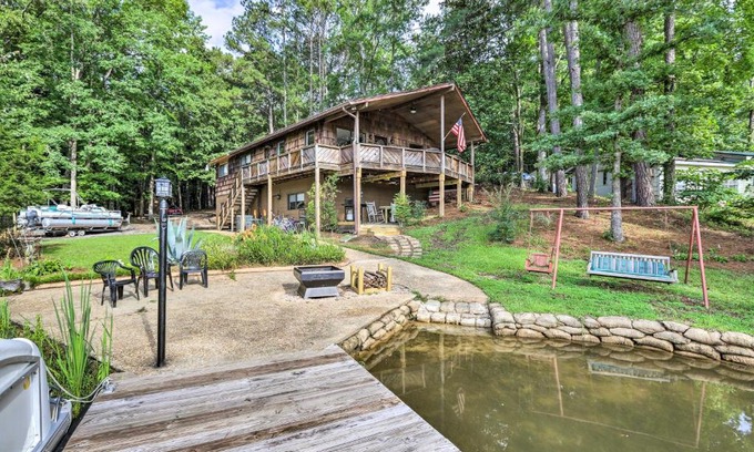 Jacksons' Gap House | Pet-Friendly Cabin with Dock on Lake Martin!