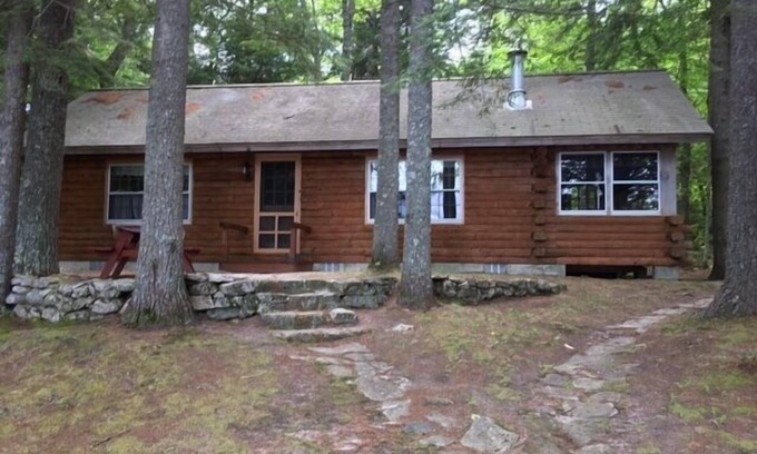 Denmark Cottage | Pet-friendly cabin with a sandy beach and breathtaking mountain views!