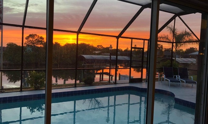 Gulf Cove Villa | Pet Friendly Canal Front 3-Bedroom Grand Villa with Pool, Linai and Dock