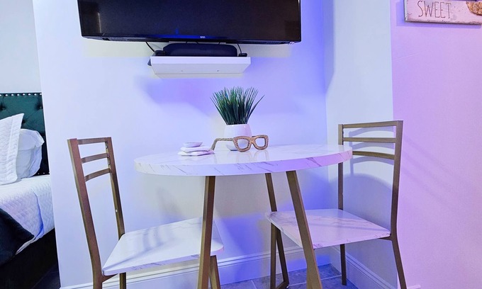 Timberlane Woodlake Apartment | Pet Friendly Cozy Studio in Tampa