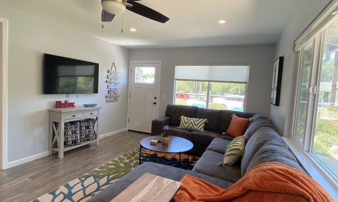 Santa Ynez House | Pet friendly duplex apartment in downtown Santa Ynez!