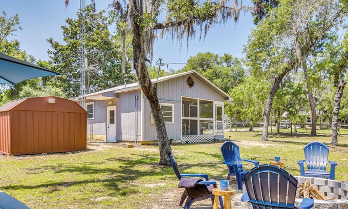 Edgar Cabin | Pet-Friendly Fort McCoy Cabin w/Fire Pit!