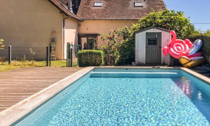 Jumilhac-le-Grand House | Pet friendly home in Jumilhac-Le Grand