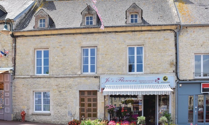 Sainte-Mere-Eglise House | Pet friendly home in Sainte-Mère-Eglise