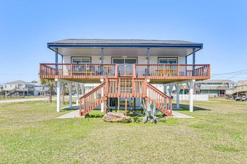 Galveston House | Pet-Friendly Galveston Home Walk to Beaches!