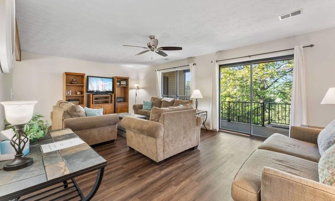 Table Rock House | Pet Friendly, Ground Level Home in Pointe Royale