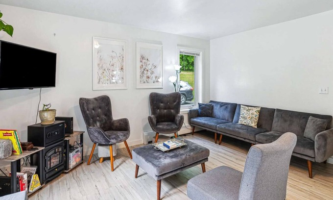 Quechee House | Pet-Friendly, Heart of Quechee - Jay Hill Home