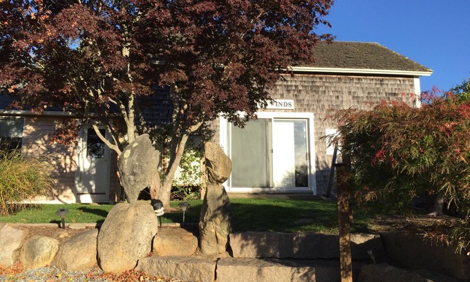Chilmark Cottage | Pet-Friendly Historic Chilmark Cottage