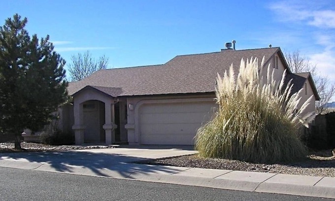 View Point House | Pet Friendly House with Beautiful backyard views of Mountains and Wildlife!