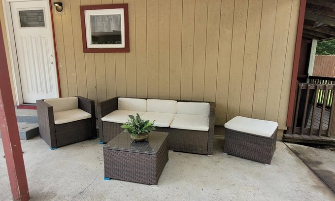 Stow House | Pet Friendly home by the Stow Ferry