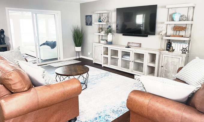 Linn Creek House | Pet-Friendly Home, Great Dock, Waterfront, Lake Views, Boat Slip