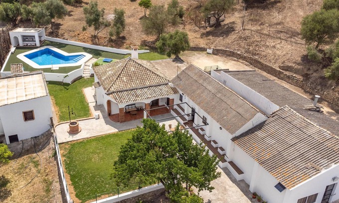 Algar House | Pet friendly home in Algar