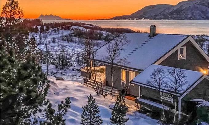 Tjeldsund House | Pet Friendly Home In Hol I Tjeldsund