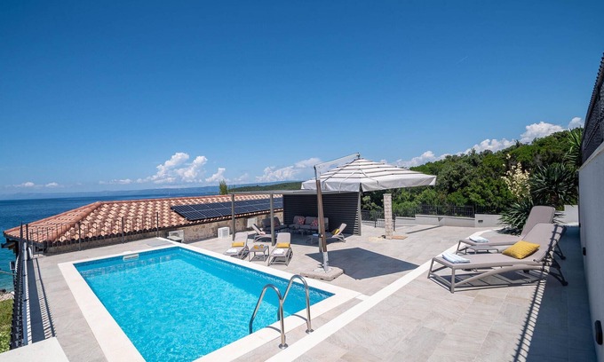 Loviste House | Pet friendly home in Loviste