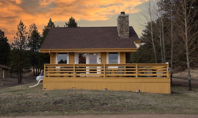 Guffey Cabin | Pet-friendly home in quintessential and quiet mountain town.