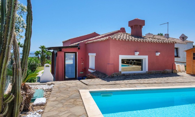 Punta De Su Turrione House | Pet friendly home in Stintino