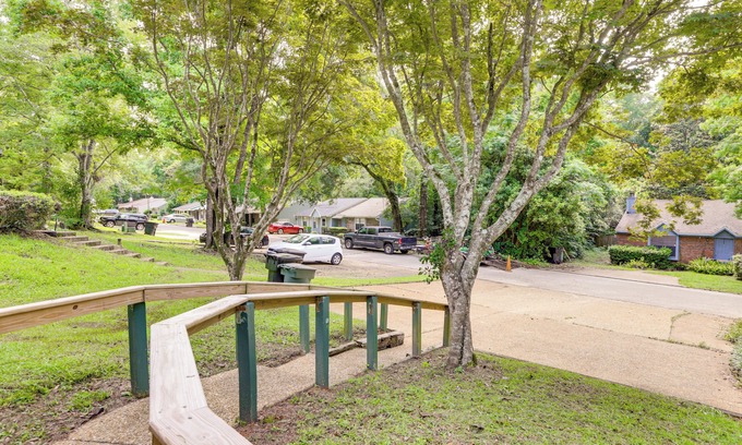Breckenridge on Park Apartment | Pet-friendly Home Near Dtwn Tallahassee!