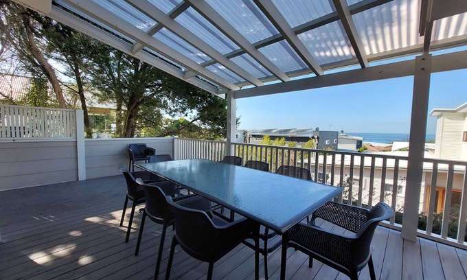 Dunsborough House | Pet friendly home, walk to beach, perfect for two families