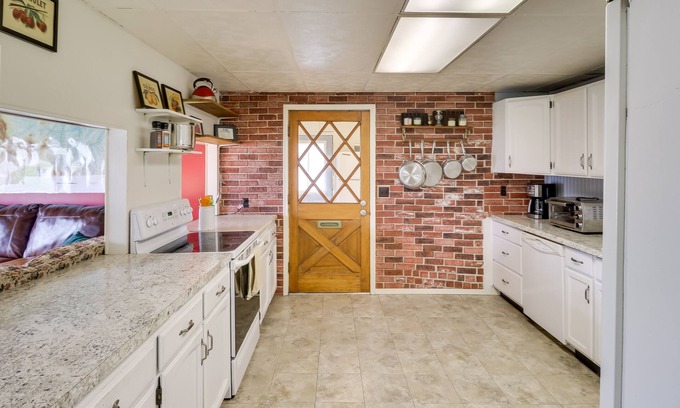 Polson House | Pet-Friendly Home w/Yard & Mountain Views!