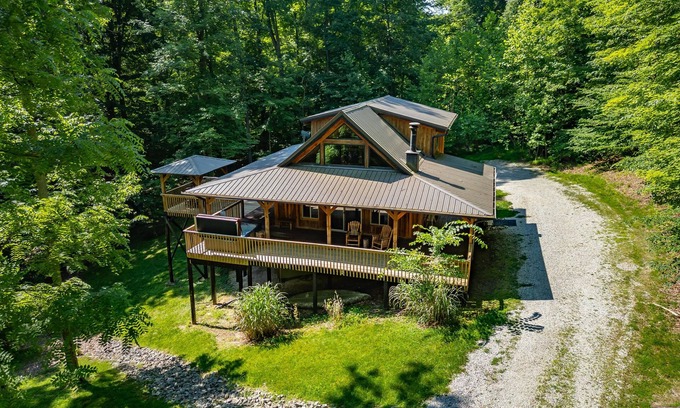 Unionville Cabin | Pet friendly, hot tub, fire pit, located by Lake Lemon