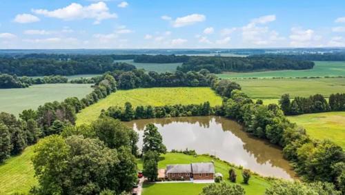 Dresden House | Pet Friendly* Lake House with King Master Suite