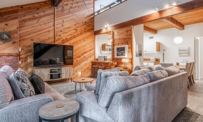 June Lake Condo | Pet Friendly! Location, Luxury, Comfort