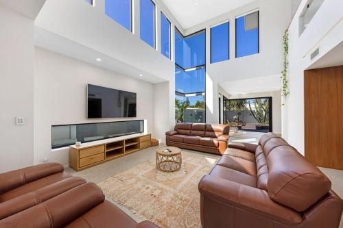 Buddina House | Pet friendly Luxury stay walk to beach