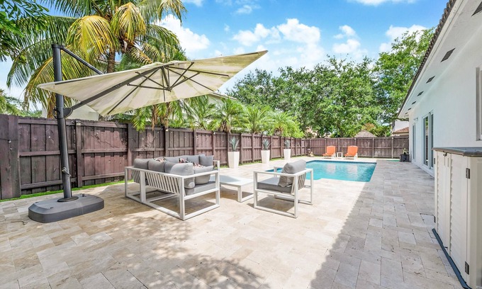 Country Walk House | Pet-Friendly Miami Oasis with Pool & BBQ