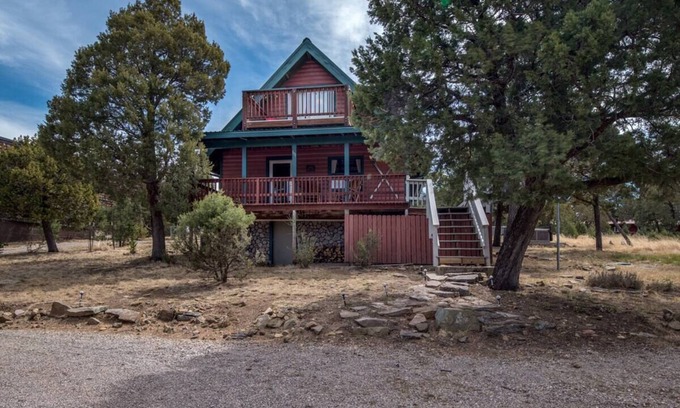 Alto Cabin | Pet-Friendly [no fee!] A-Frame Cabin w/Double-decker Mountain View & Hot Tub