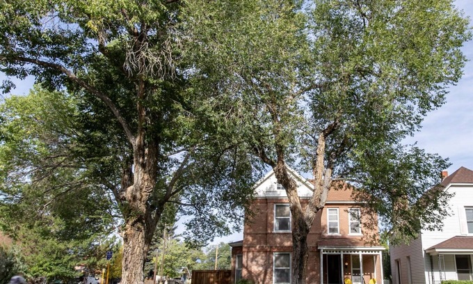 Salida House | Pet Friendly-Parkside- Downtown Salida