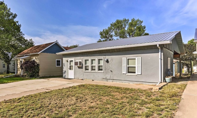 Pierre House | Pet-Friendly Pierre Home w/Central Location!
