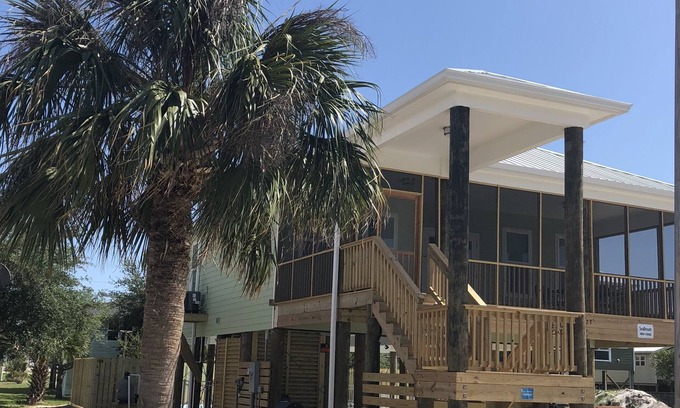 Gulf Shores House | Pet Friendly! Private Pool - Beach, Restaurants, Entertainment Minutes Away!
