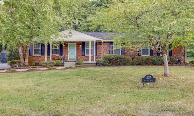 Franklin House | Pet Friendly, Quiet street, Walk to Coffee Shops