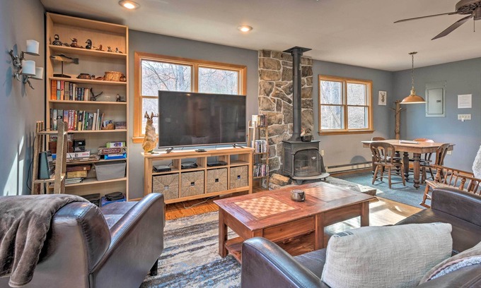 Great Cacapon Cabin | Pet-Friendly Riverfront Cabin with Patio + Yard!