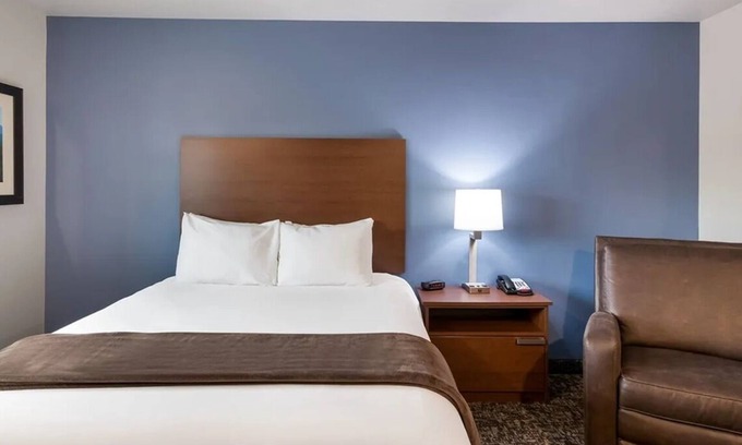 Bozeman Hotel | Pet-Friendly Room w/Full Kitchen Near Downtown & Attractions! | Free Parking